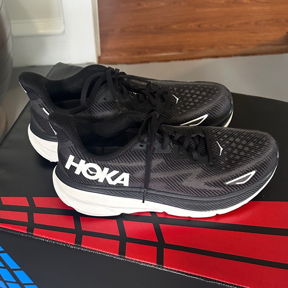 Hoka Clifton 9